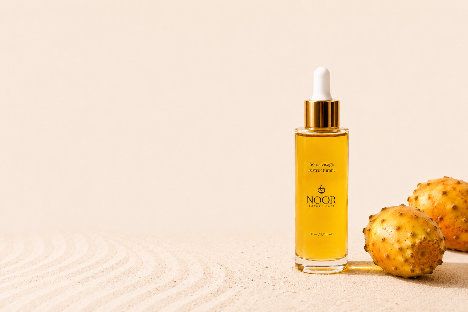 Flacon de sérum visage restructurant Noor Cosmétiques avec des figues de Barbarie